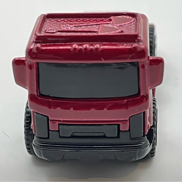 2011 MATCHBOX PIT KING 1:64 RED 2 3/4" DIECAST SEMI TRACTOR TRUCK #828 - Picture 5 of 5